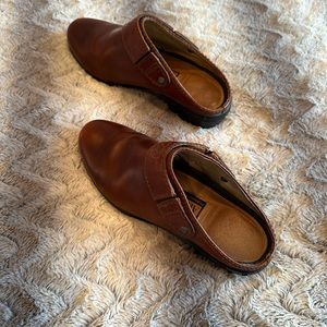 Ariat Brown Leather Slip On Mules Women’s Size 8.5. Bought never worn NWOT